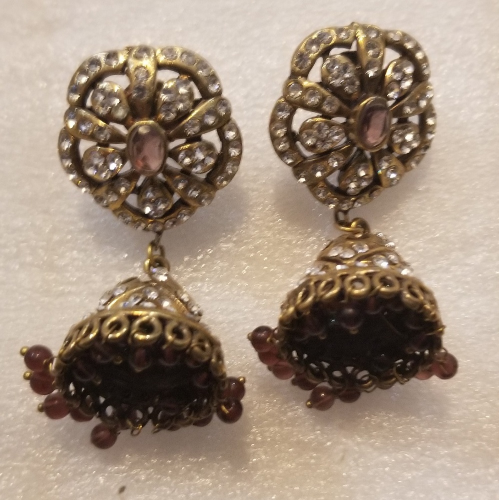 Jhumka earnings